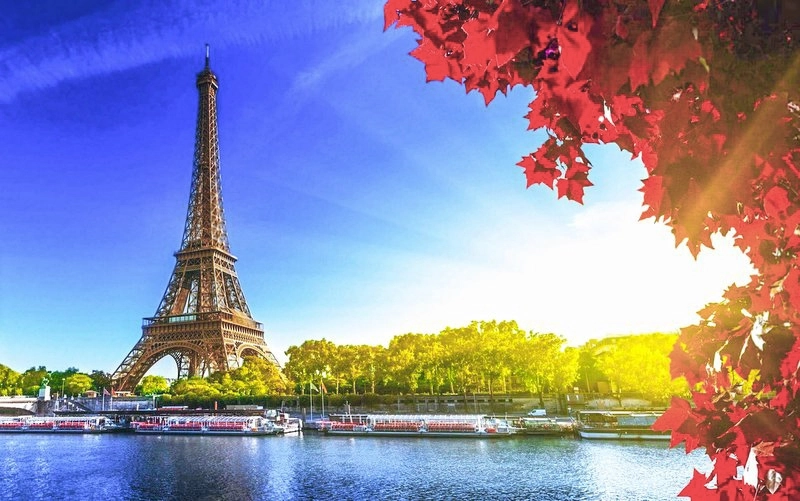 Kıbrıs Hareketli Paris & Disneyland Turları