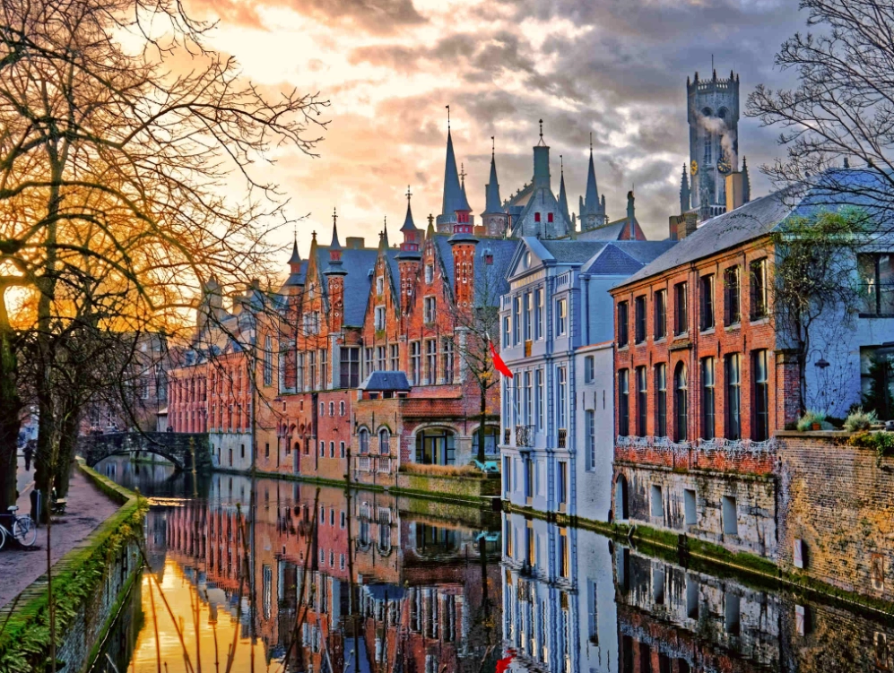 Adana Hareketli Benelux & Paris Turları