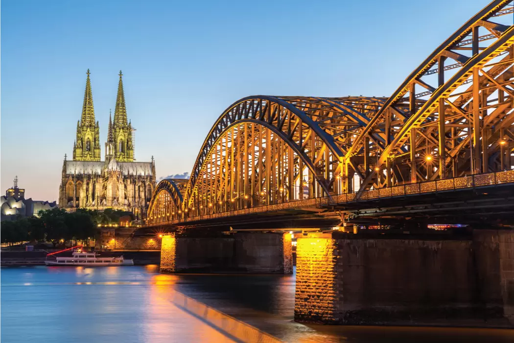 ADANA'DAN BENELÜX & PARİS & KÖLN TURU SunExpress Havayolları ile 7 gece